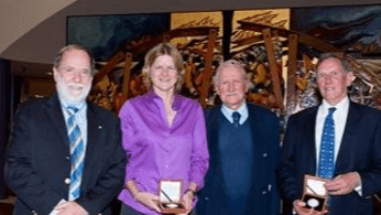 Professor Lynn Morris receives the Harry Oppenheimer Fellowship Award